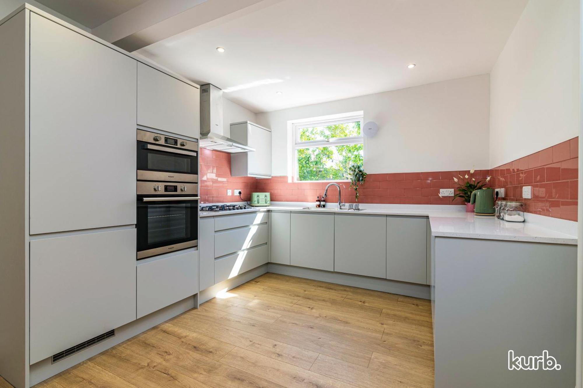 Fern - 5 Bedroom House Free Parking *